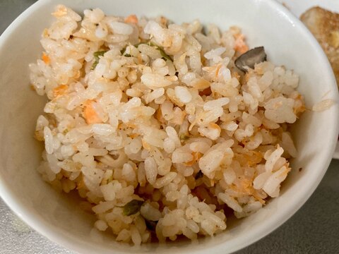 【ほったらかし】おかわり必須!鮭の炊き込みご飯